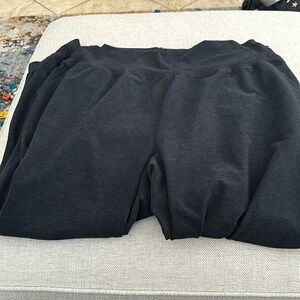 Beyond Yoga plus size 2x black joggers